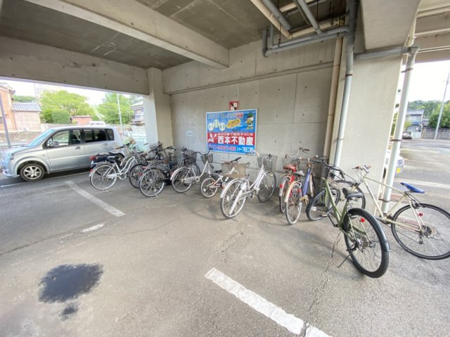 ビクトワール桜井のその他共用部分|自転車置き場