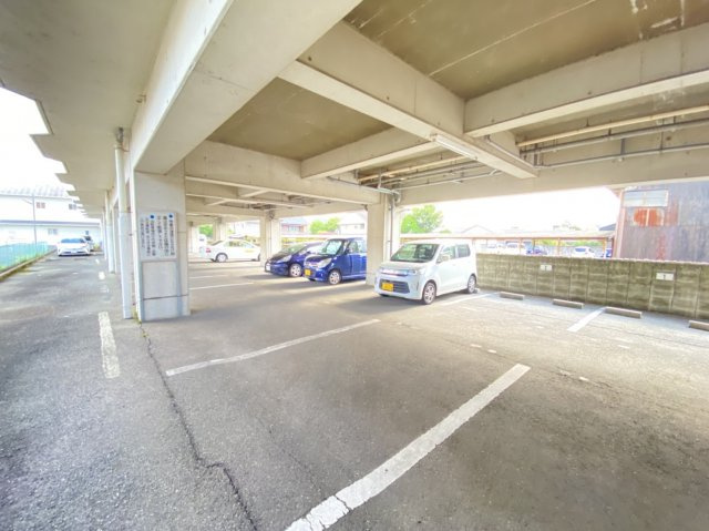ビクトワール桜井の駐車場|駐車場完備です