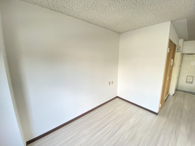 ビクトワール桜井の洋室|落ち着いた色調の洋室です