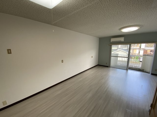 ビクトワール桜井の寝室|ゆったりした洋室です