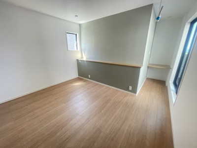 【洋室】 | 読谷村渡慶次2期（全3棟）2号棟 | 2号棟　洋室8帖＋カウンター＋大容量WIC付き♪