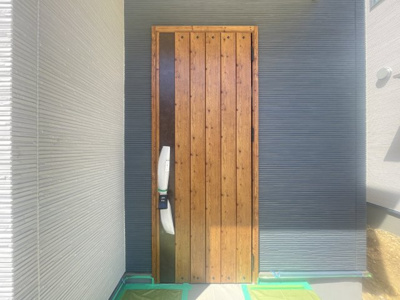 【玄関】 | 読谷村渡慶次2期（全3棟）2号棟 | 2号棟　スマートキー付き♪