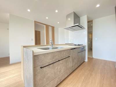 【キッチン】 | 読谷村渡慶次2期（全3棟）2号棟 | 2号棟　ビルトイン食洗機・カップボード・パントリー付き♪