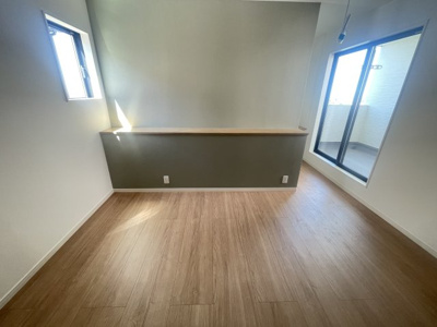 【洋室】 | 読谷村渡慶次2期（全3棟）2号棟 | 2号棟　洋室8帖＋カウンター＋大容量WIC付き♪