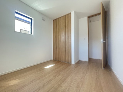 【洋室】 | 読谷村渡慶次2期（全3棟）2号棟 | 2号棟　洋室5.3帖＋CL付き♪