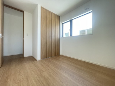 【洋室】 | 読谷村渡慶次2期（全3棟）2号棟 | 2号棟　洋室5.3帖＋CL付き♪