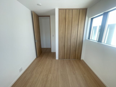 【洋室】 | 読谷村渡慶次2期（全3棟）2号棟 | 2号棟　洋室5.3帖＋CL付き♪