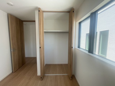 【収納】 | 読谷村渡慶次2期（全3棟）2号棟 | 2号棟　洋室5.3帖＋CL付き♪