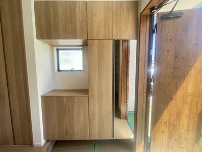 【玄関】 | 読谷村渡慶次2期（全3棟）2号棟 | 2号棟　