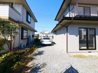 【駐車場】 | 幅もあり駐車が楽な駐車場です。