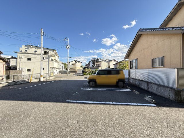 ベレオ ファン メリージェの駐車場
