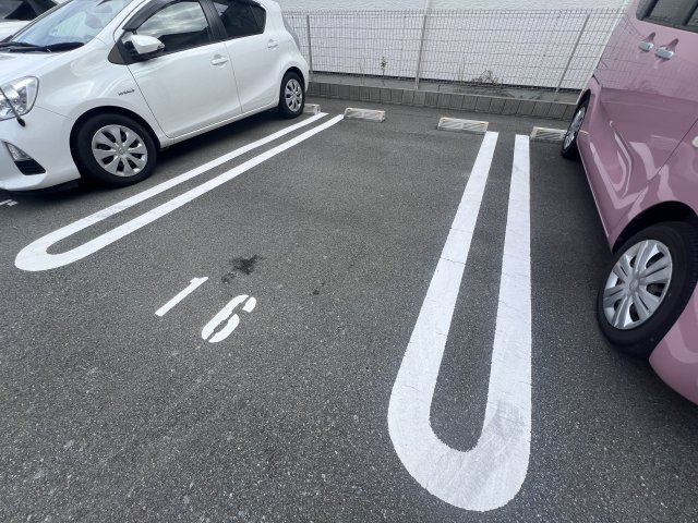 ルエスト・ラメールⅡの駐車場