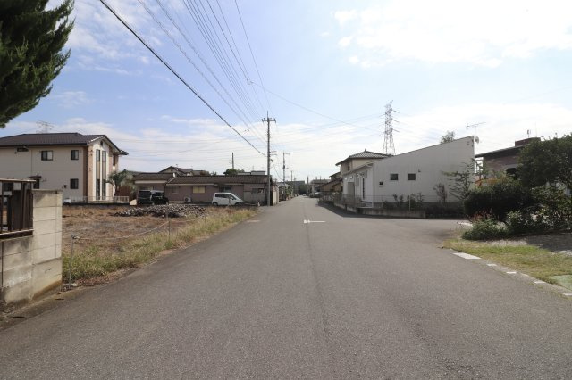 足利市小俣南町の売地の前面道路含む現地写真