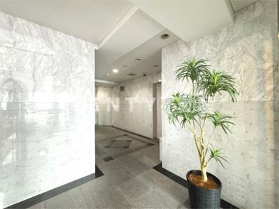 【ロビー】 | メインステージ五反田駅前 | ゆとりのあるロビーです