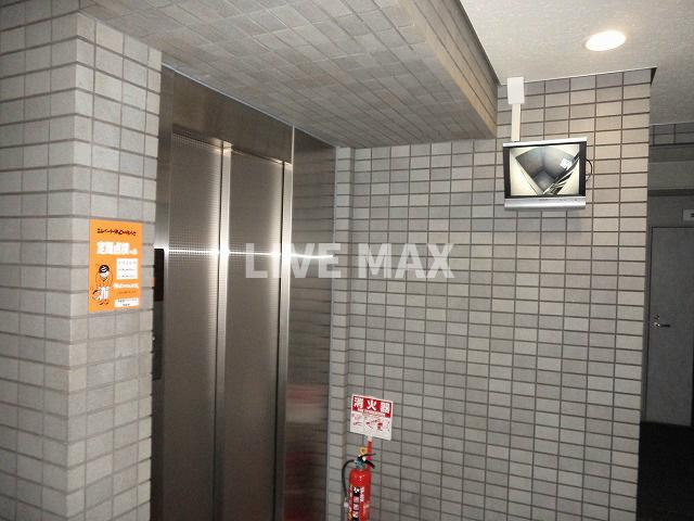 モニター付きエレベーター♪