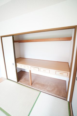 【収納】 | エコガーデン B棟 | ※同物件・反転タイプの写真です。