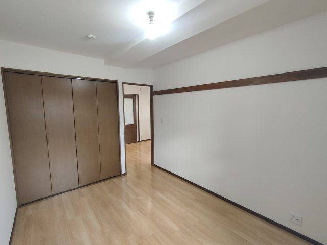 YKビル関口の洋室