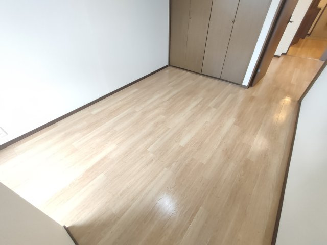 YKビル関口の洋室