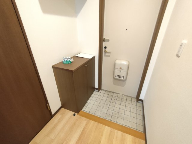 YKビル関口の玄関