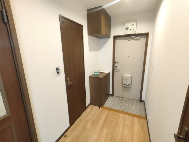 YKビル関口の玄関