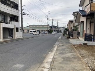 【前面道路含む現地写真】