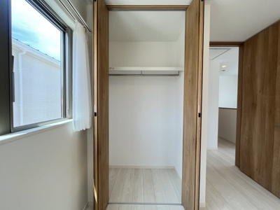 【収納】 | 読谷村渡慶次2期（全3棟）1号棟 | 1号棟　洋室5.3帖＋CL付き♪