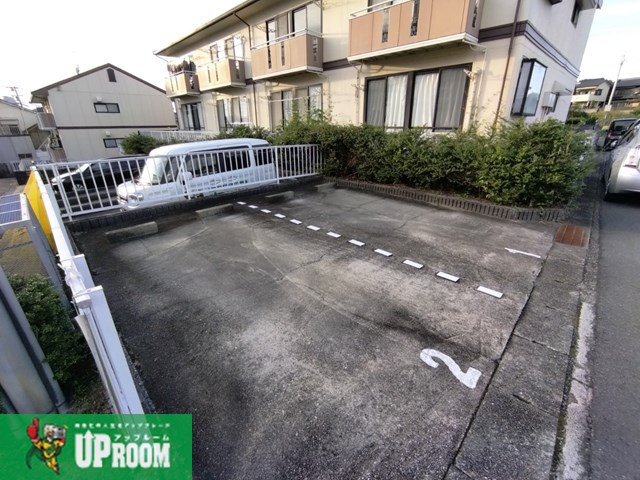 ツーイン天白の駐車場