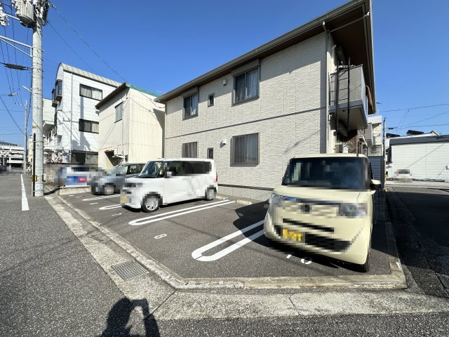 シャーメゾン イオの駐車場