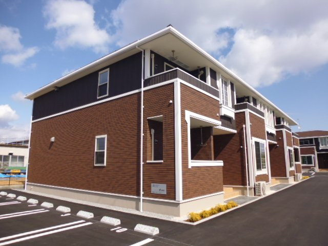 倉敷市連島町鶴新田のアパートの外観