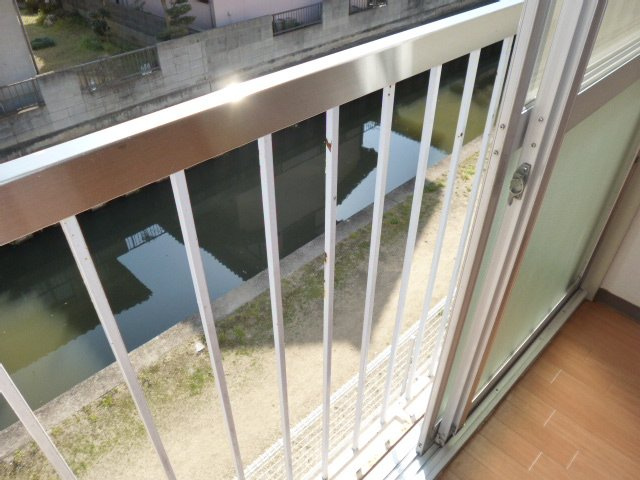 【バルコニー】