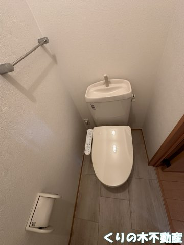 【トイレ】 | リバブル北高下B棟 | 清潔感のあるトイレです