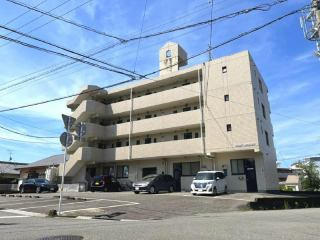 ファーストライフ松橋の外観