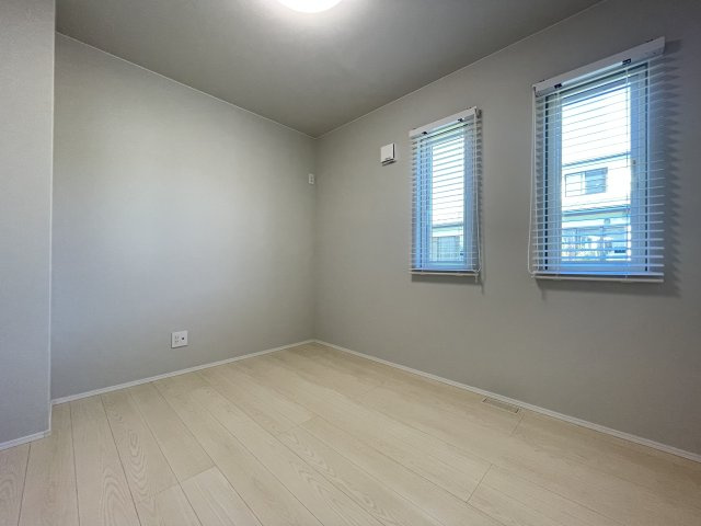 八戸市多賀台3丁目の洋室