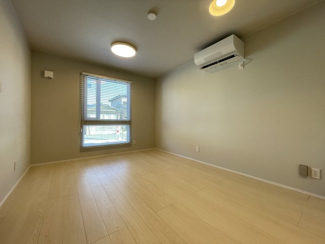 八戸市多賀台3丁目の洋室