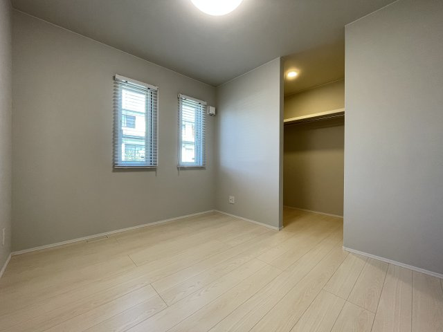 八戸市多賀台3丁目の洋室