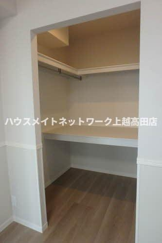 ロイヤルエステートⅡの収納|ウォークインクローゼット