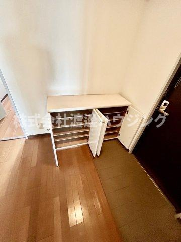 クローバーメゾン・東桃山台の収納|玄関収納