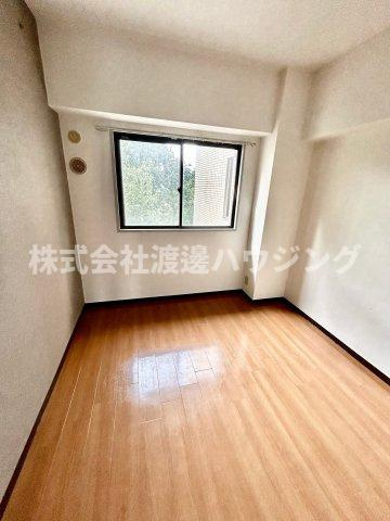 クローバーメゾン・東桃山台の洋室