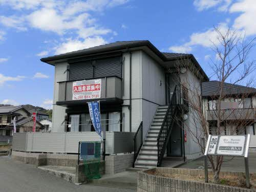 シャーメゾン西久万 D棟の外観