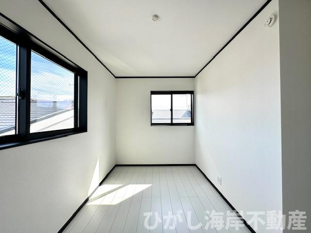 茅ヶ崎市若松町　新築戸建　全2棟の寝室|6.1帖　サービスルーム