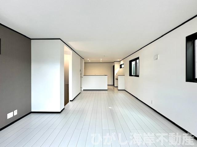 茅ヶ崎市若松町　新築戸建　全2棟のダイニング|19帖のLDK