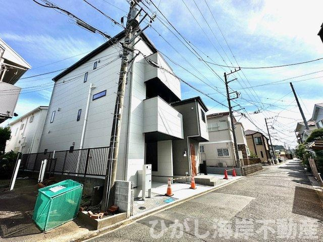 茅ヶ崎市若松町　新築戸建　全2棟の前面道路含む現地写真|現地外観　