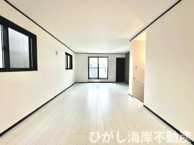 茅ヶ崎市若松町　新築戸建　全2棟の居間・リビング|19帖のLDK