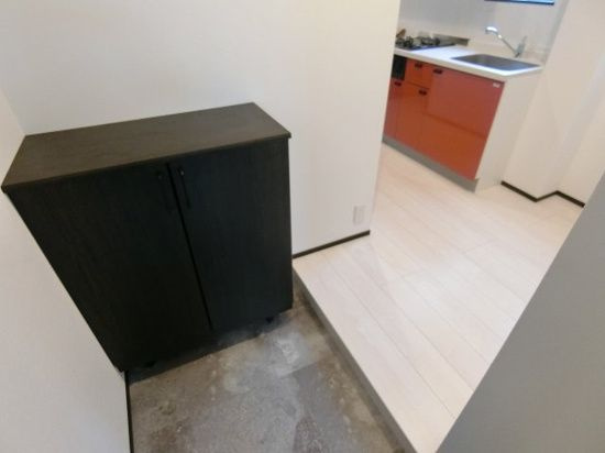 東久留米市南沢５丁目の賃貸マンションの玄関
