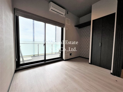 【洋室】 | ブエナビスタ上町 | エアコン付き！4帖の洋室部分です♪