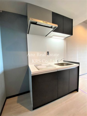 【キッチン】 | ブエナビスタ上町 | 2口IH式のシステムキッチンです！収納スペースも豊富です！