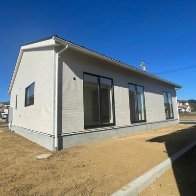 【外観】 | 神栖市波崎２号棟 | ご見学はお気軽に0476-37-3888までお問合せ下さい！■住宅ローンのご相談は無料ですので、お気軽にご相談下さい！