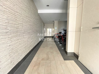 【ロビー】 | アドーラブル船場 | ロビー部分です！自転車置き場があります！