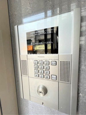 【セキュリティ】 | アドーラブル船場 | 来訪者を画像で確認できるモニタ付きインターホンを装備！