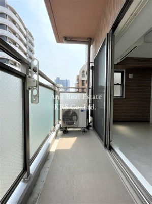 【バルコニー】 | アドーラブル船場 | バルコニー部分です！たくさん洗濯物が干せます！